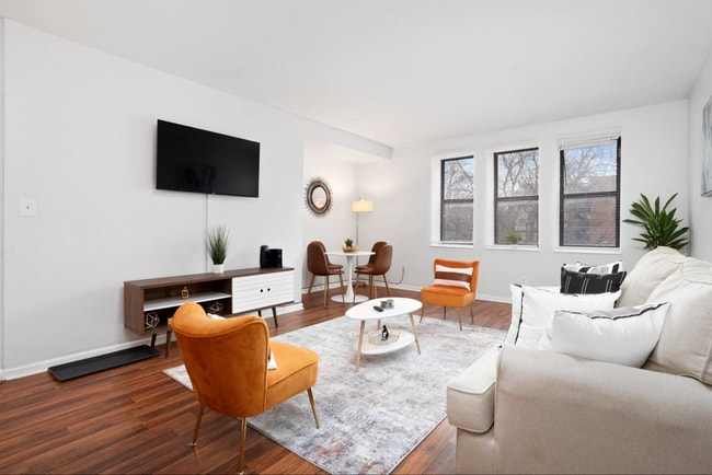 Building Photo - 5501 Pershing Ave Unit 311-22