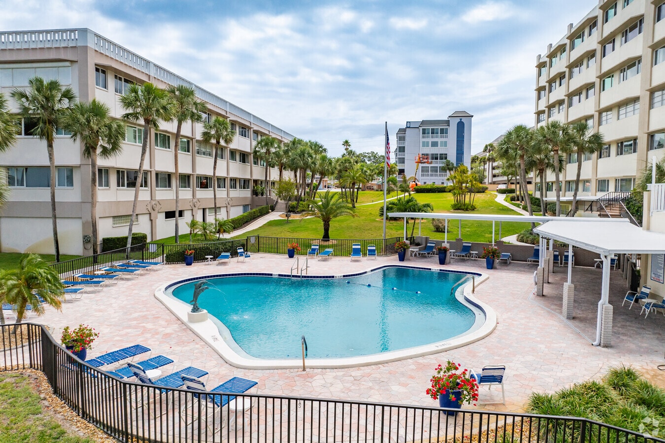 100 Bluff View Dr Belleair Bluffs, Florida - Harbour Club