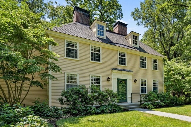 99 Pond Rd