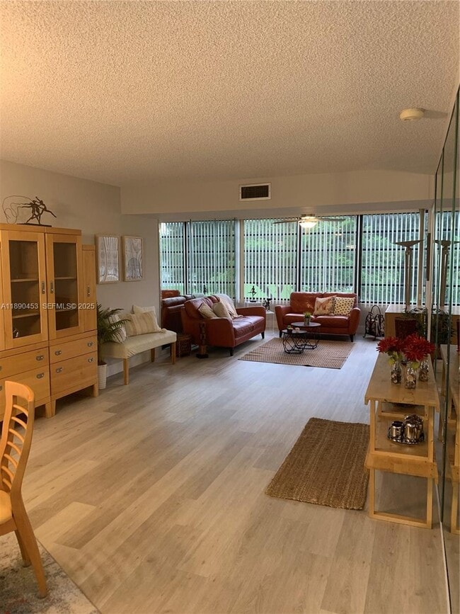 Photo - 1709 Whitehall Dr Unit 206