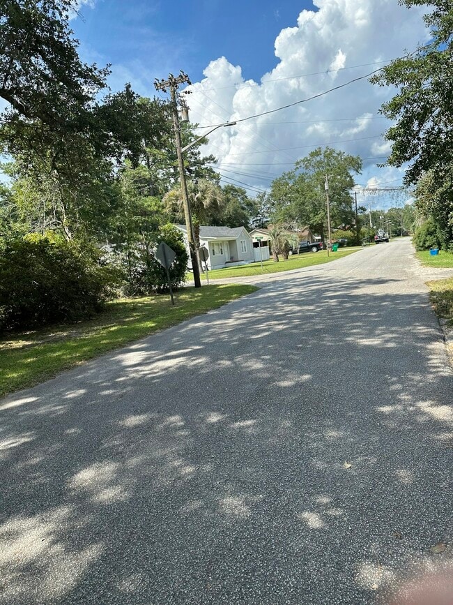 Photo - 2501 Redwood St