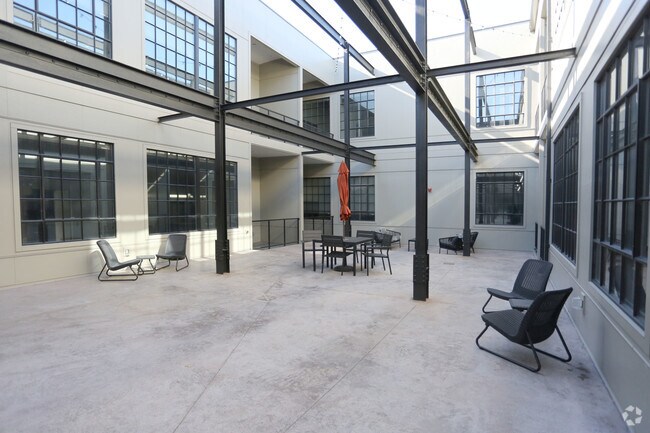 Photo - Beatrice 1900 Washington