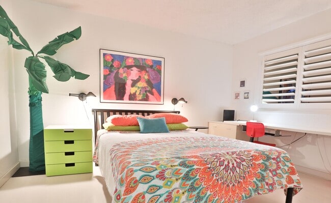 Bedroom - 48255 Monroe St Unit #27