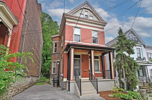 Building Photo - 133 Parker St Unit 2