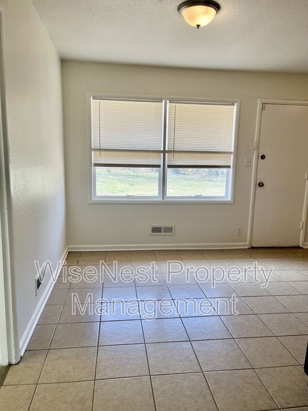 Photo - 10804 Newton Ave