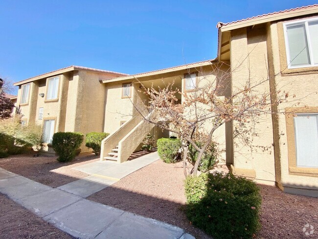 Building Photo - ADORABLE 1 BEDROOM 1 BATHROOM 2ND STORY CONDO