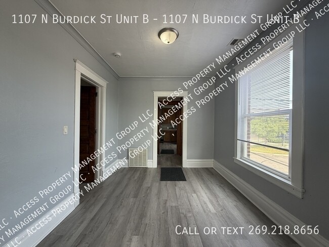 1107 N Burdick St