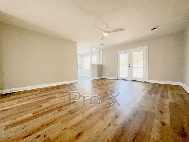 Photo - 2216 S Clover Dr