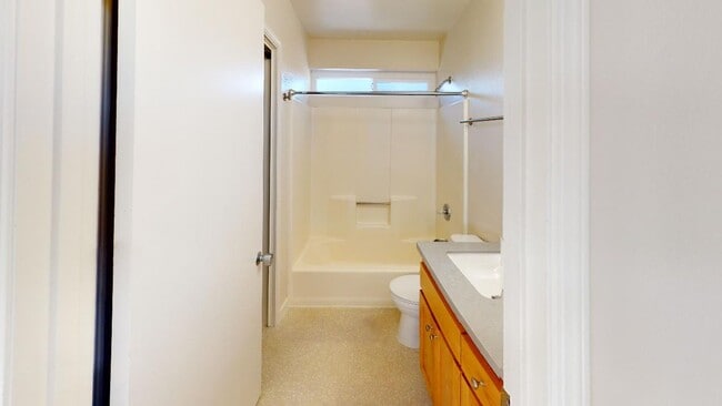 Photo - 627 Branch St Unit B