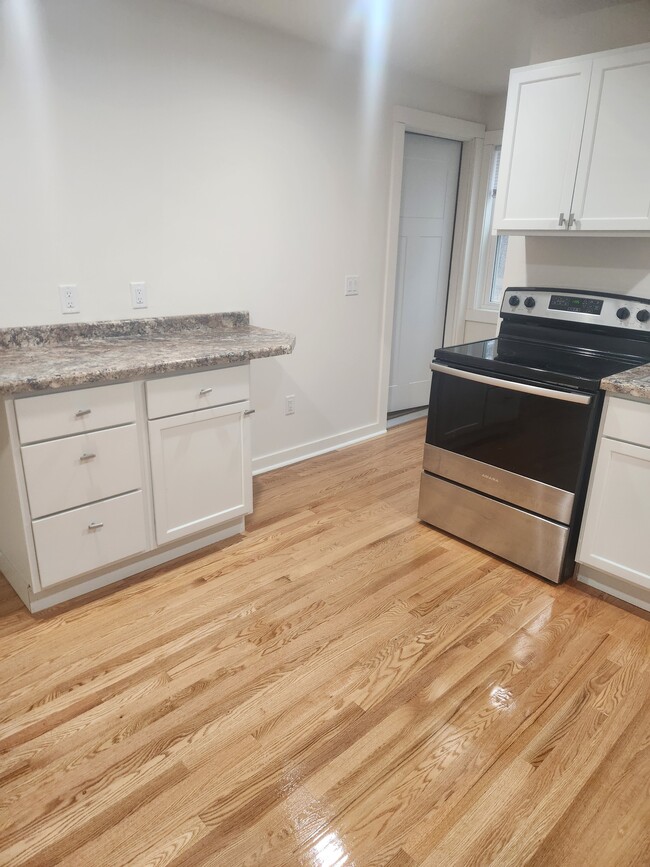 Cocina - 1932 Heath Ave Unidad April 2