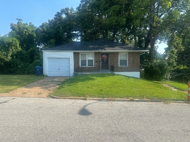Building Photo - 6737 Kenwood Dr Rental
