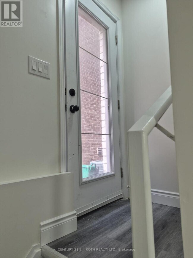Photo - 2129 Wilson St