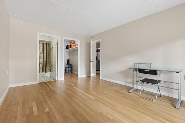 4975 Washington St Unit 209, Boston, MA 02132