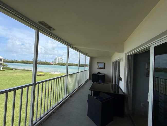 Building Photo - 100 Waterway Rd Unit E305