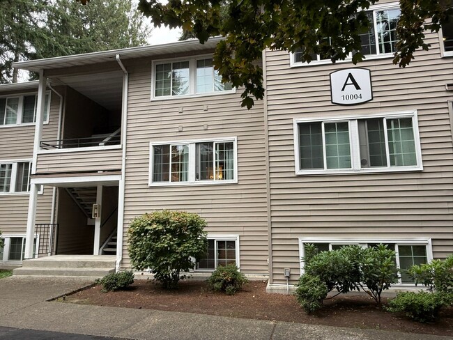 Building Photo - 10004 NE 120th Ln Unit A202