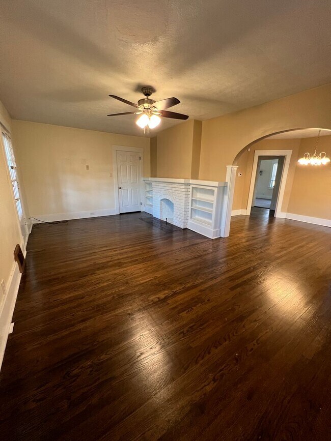 333 E Broadway Ave House House Rental in Girard, OH