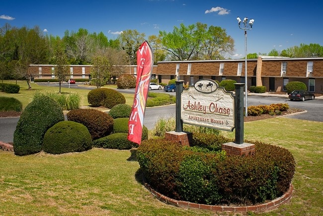 Photo - Ashley Chase Apartments