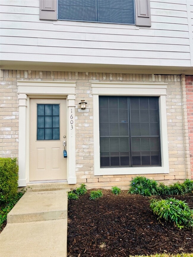 Photo - 2910 Grants Lake Blvd Unidad 1603