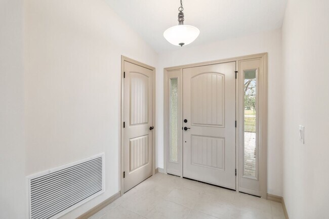 Photo - Beautiful 4/2 Home on 3/4 Acre For Rent in St. Cloud