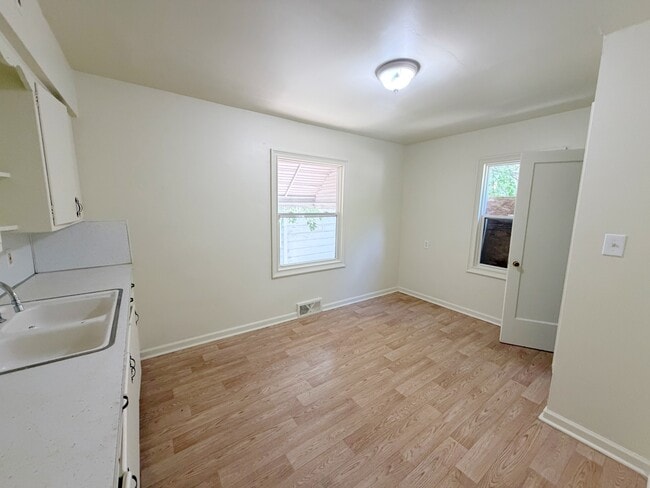 Photo - 323 Browning Ave