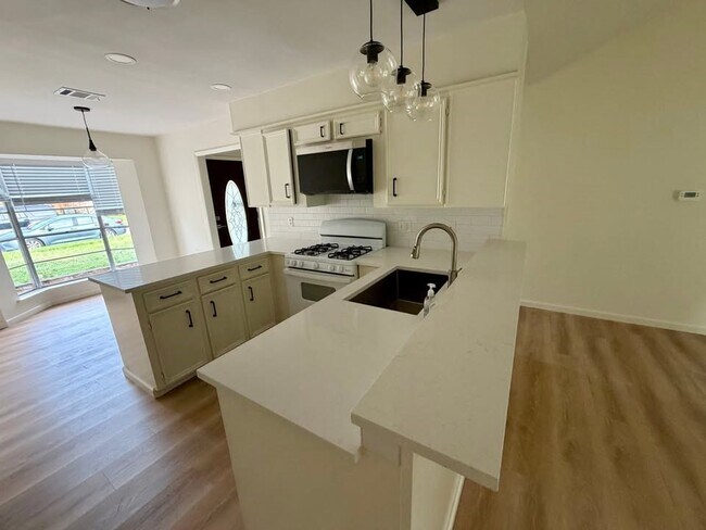 Photo - 3428 Hickory Ln