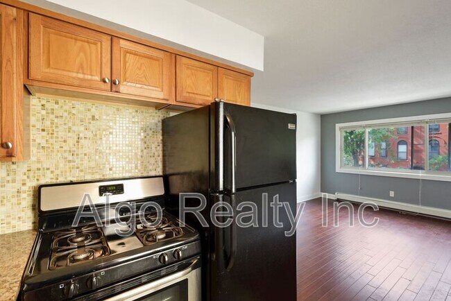 Photo - 729 E 16th St