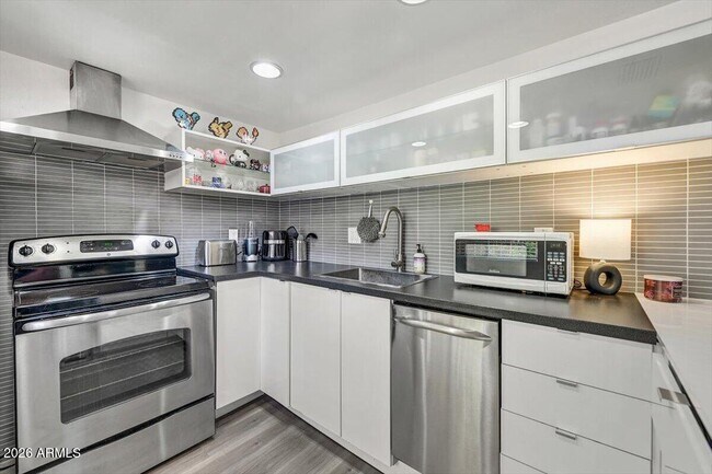 Photo - 4354 N 82nd St Unit 263