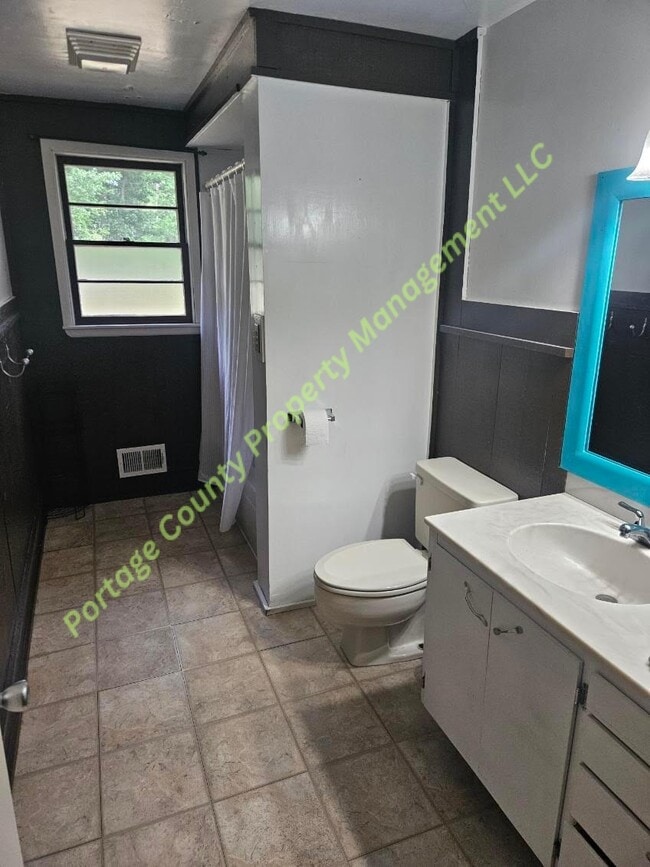 Photo - 3710 Stanley St