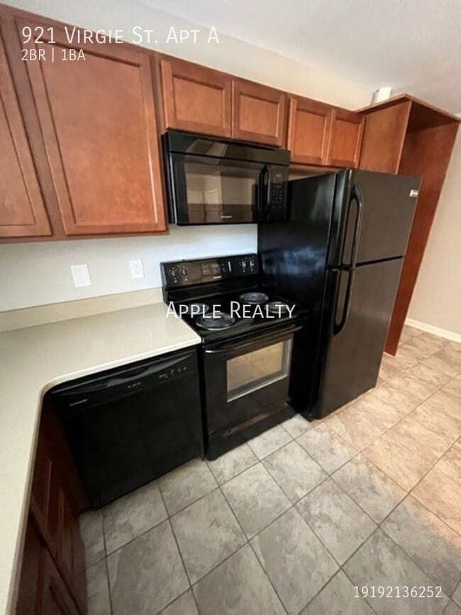 Photo - 921 Virgie St