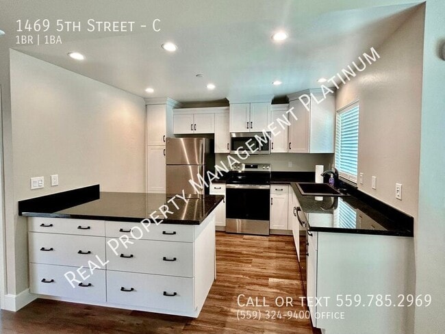 Photo - 1469 5th St