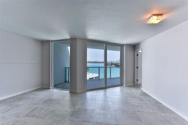 Photo - 9821 E Bay Harbor Dr Unidad 902