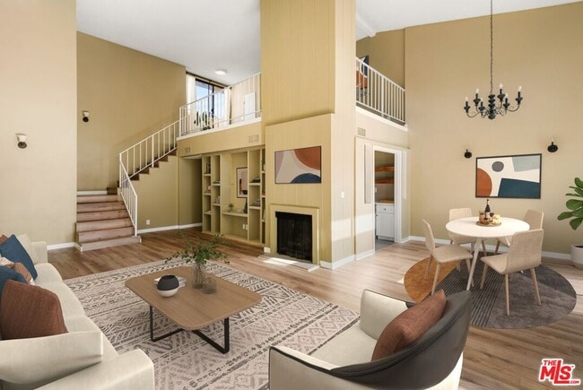 Building Photo - 1944 Glendon Ave Unit 309