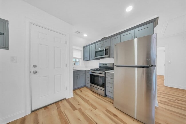 Photo - 11 Willet St Unit B