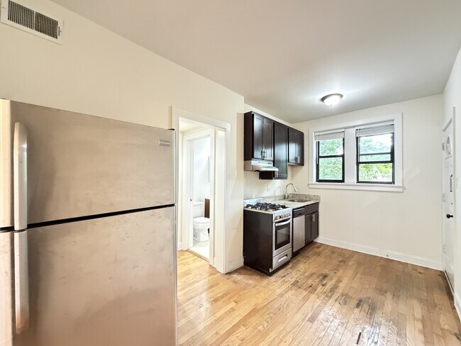 Photo - 4125 N Ashland Ave Unit E4