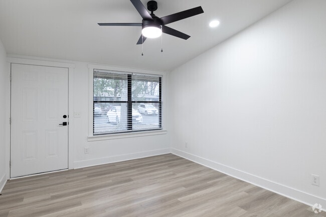 1BR, 1BA - 576SF - Living Room - Flats at 2875 - Newly-Renovated Single-Story!