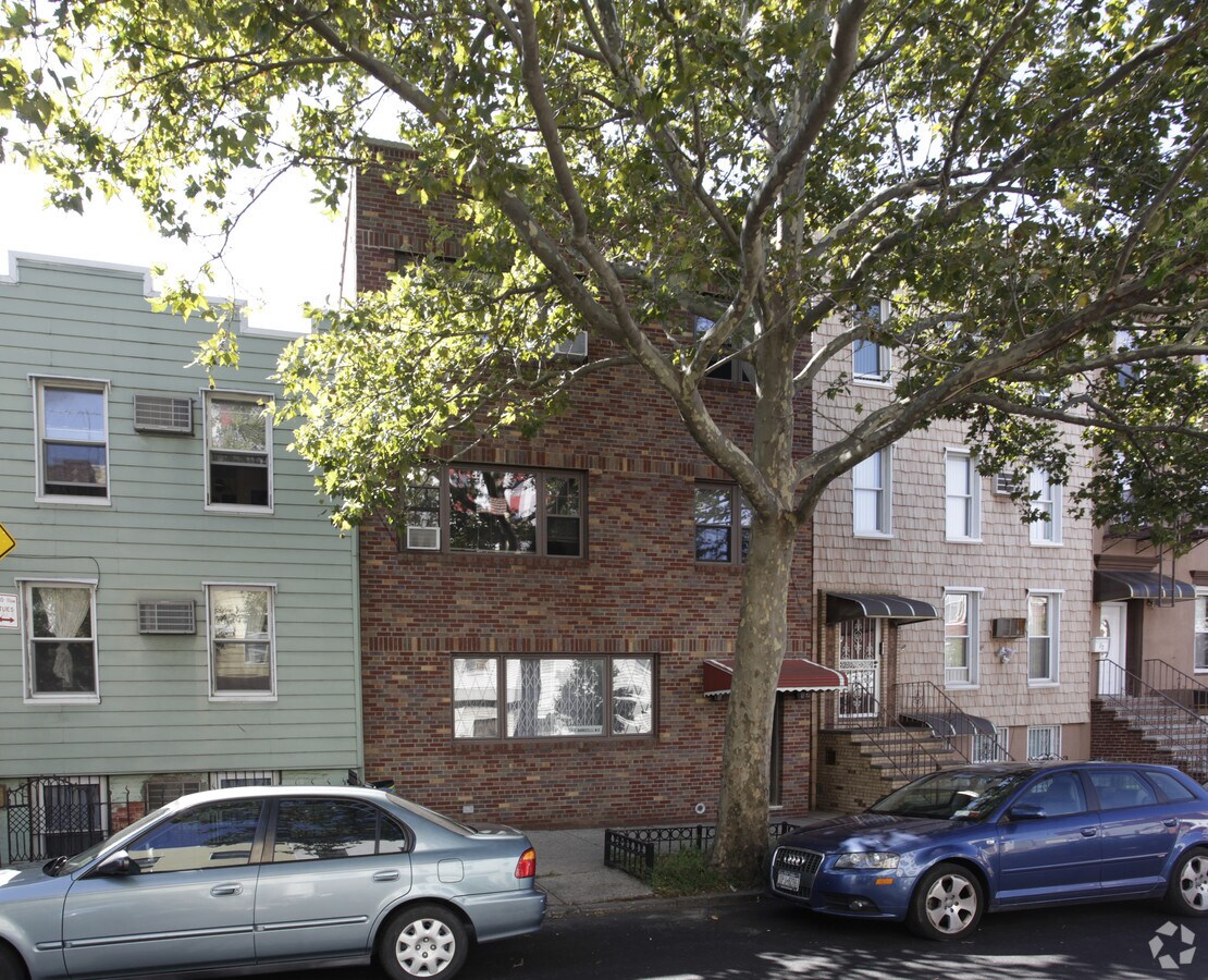 Photo - 36 Skillman Ave Apartments