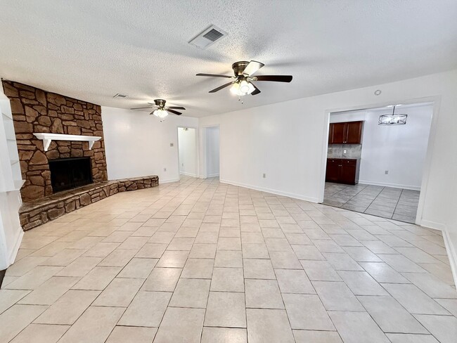 Photo - 16405 Patton Ave