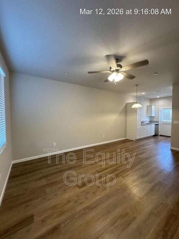 Photo - 405 S Summit St Unit 103