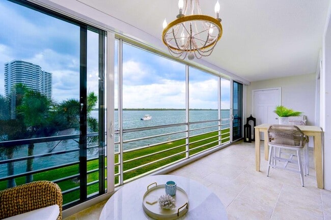 Photo - 44 Yacht Club Dr Unit 210