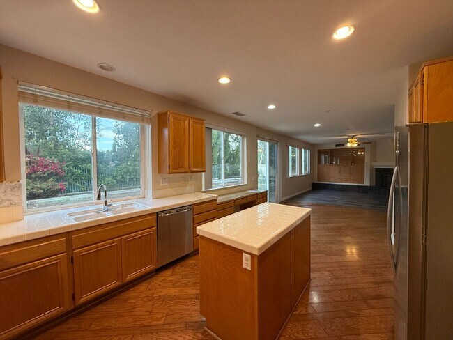 Photo - Beautiful 5B/3BA Home in Vista Available f...