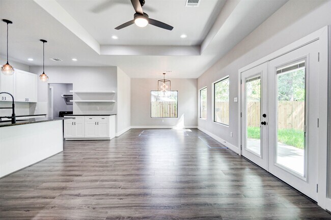 Photo - 6731 New York St