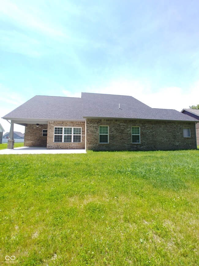 Photo - 818 Bluegrass Trail