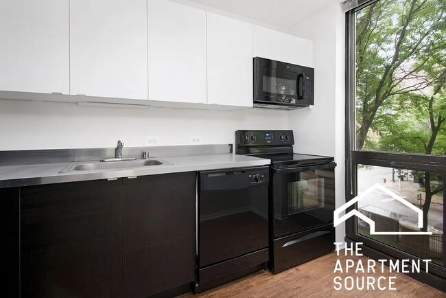 Photo - 1000 N La Salle Dr Unit 814