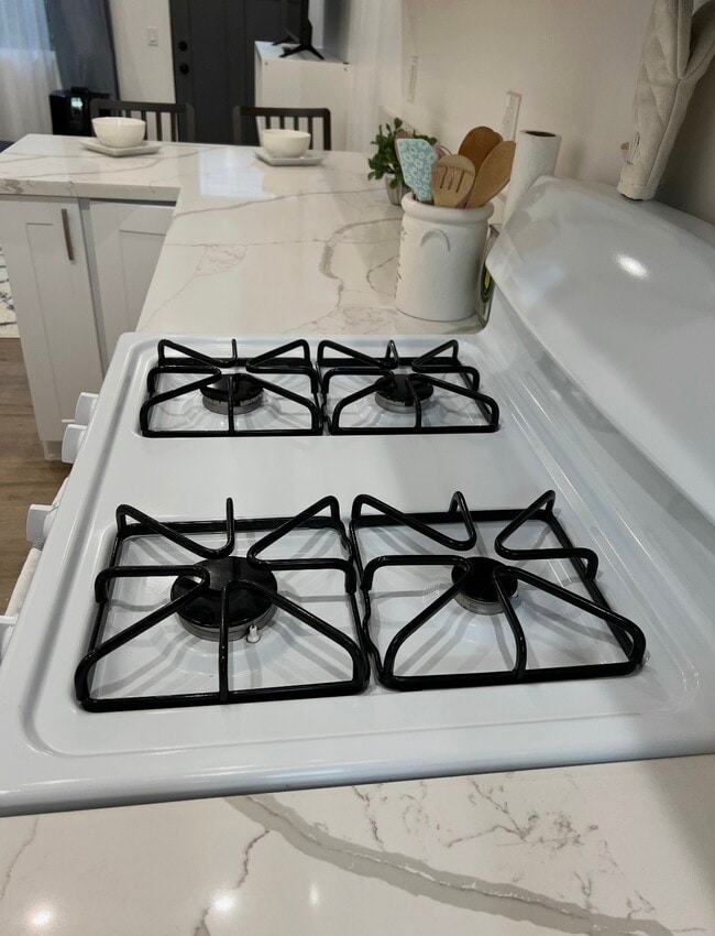 Photo - 9528 1/2 Redfern Ave