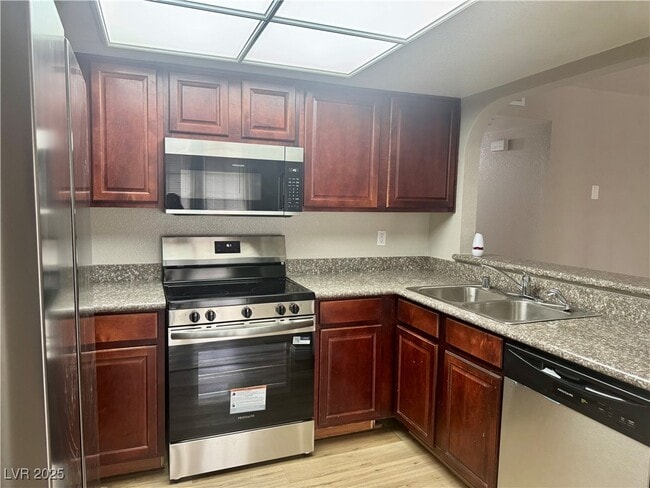 Building Photo - 2112 Sunfish Dr Unit B