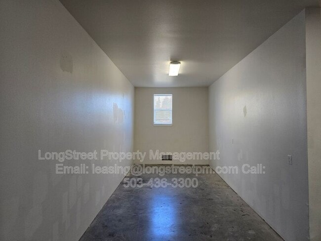 Photo - 132 SW Avery Ave