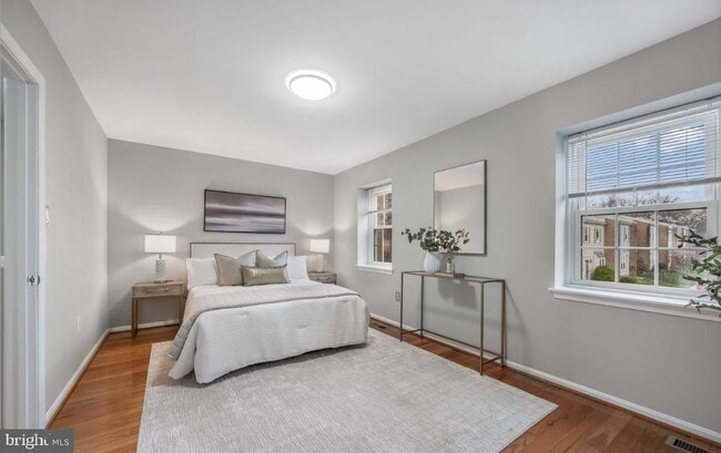 Photo - 5822 Burke Manor Ct