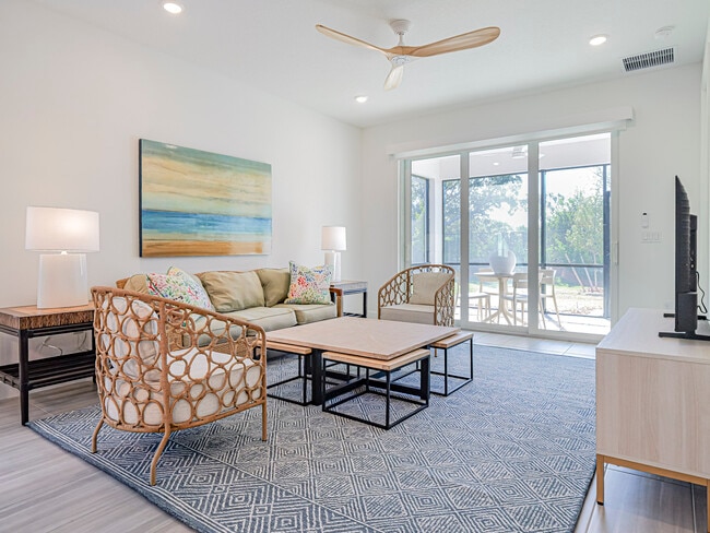 Photo - 1447 Harper Wy