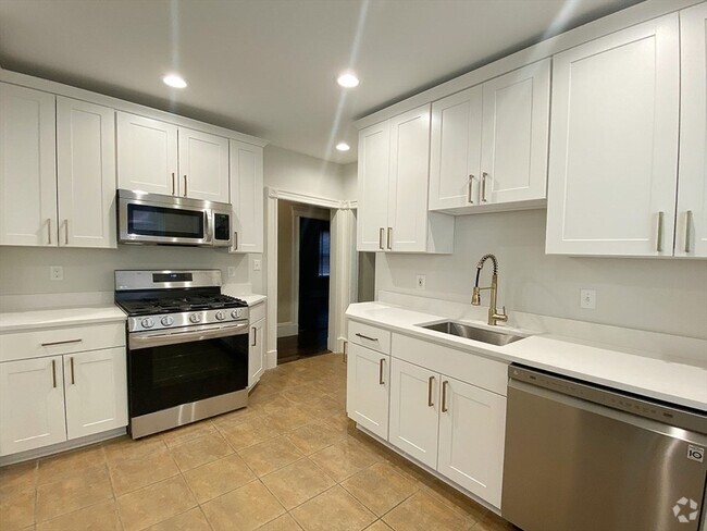 Building Photo - 4 Banks St Unit 1 Rental