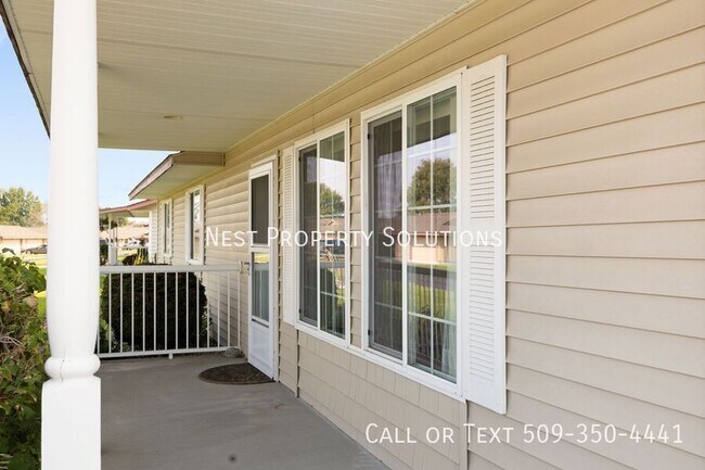 Photo - 807 Westshore Dr NE